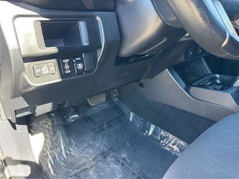 Used 2017 Toyota Tacoma TRD Sport w/ Tow Package image 30