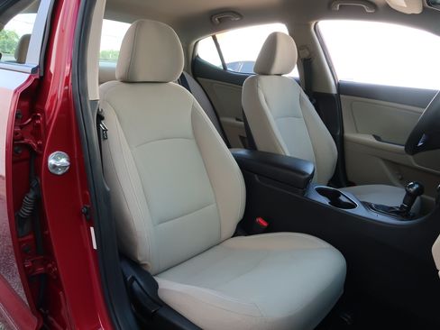 Used 2015 Kia Optima LX FWD image 12