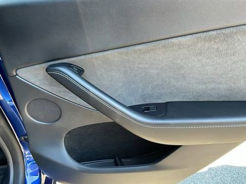 Used 2023 Tesla Model Y Long Range AWD/4WD image 26