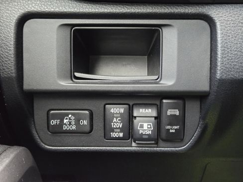 Used 2017 Toyota Tacoma TRD Sport AWD/4WD image 20