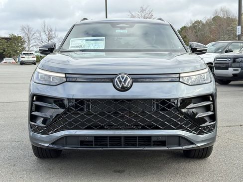 New 2026 Volkswagen Tiguan SE R-Line FWD image 8