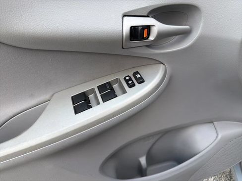 Used 2010 Toyota Corolla LE FWD image 15