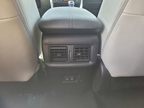 Used 2020 Toyota RAV4 XLE Premium image 17