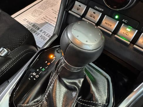 Used 2025 Toyota GR86 Premium w/ ALL Weather Mat Package (TMS) RWD image 21