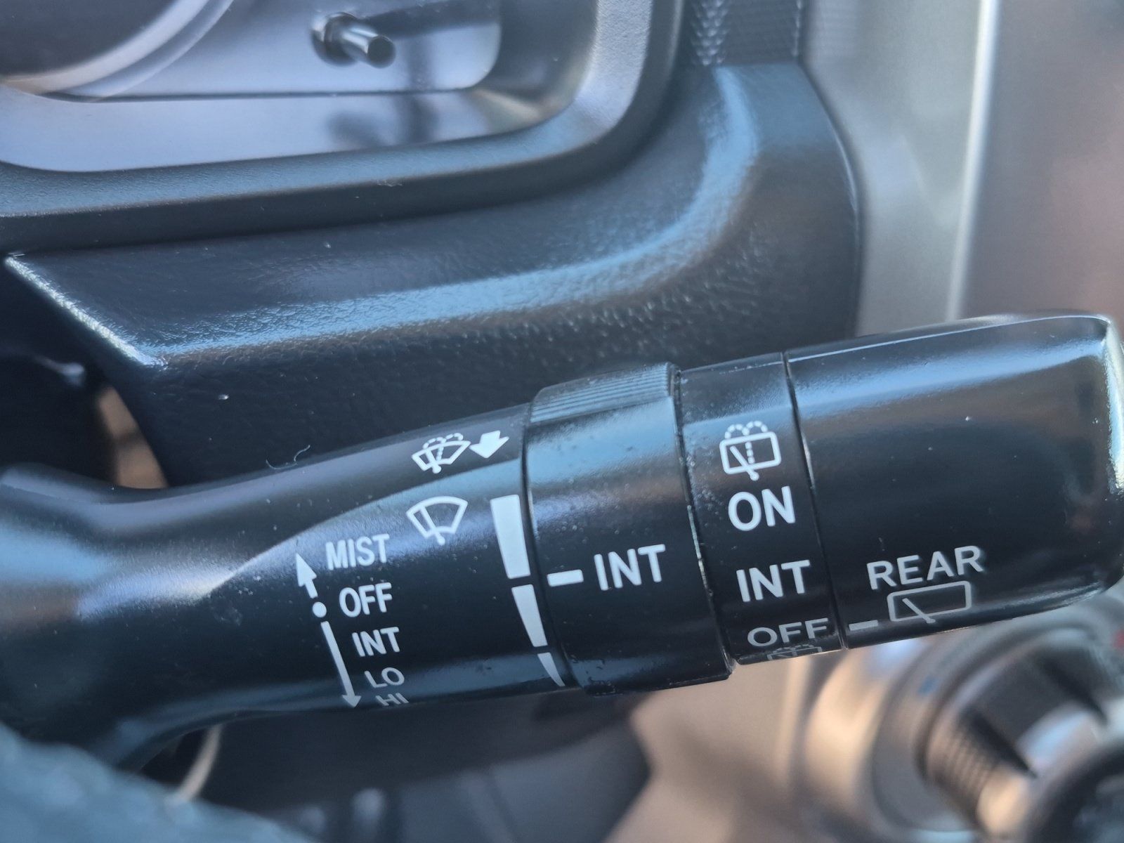 Used 2018 Toyota 4Runner Limited w/ Preferred Accessory Package AWD/4WD image 34