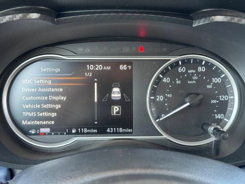 Used 2024 Nissan Versa SV FWD image 31