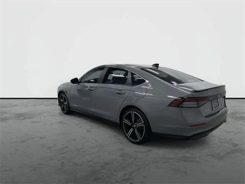 Used 2025 Honda Accord Sport image 9