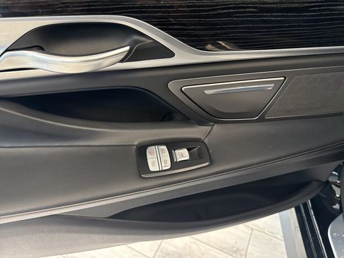 Used 2016 BMW 750i xDrive AWD/4WD image 11