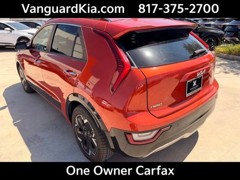 Used 2023 Kia Niro Wave FWD image 2
