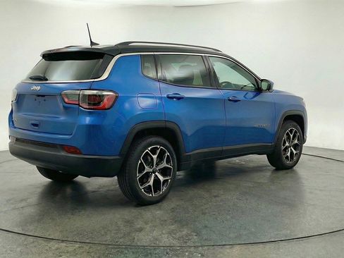 Used 2025 Jeep Compass Limited AWD/4WD image 9