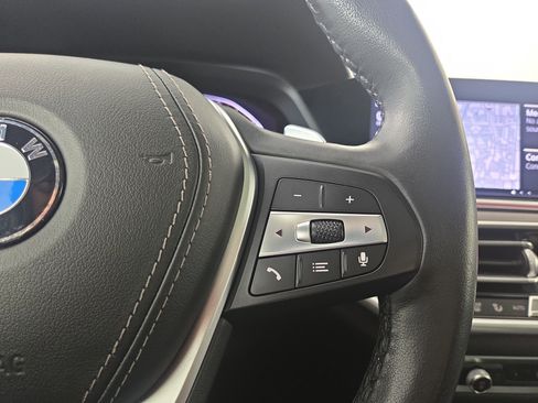 Used 2021 BMW X6 xDrive40i w/ Premium Package image 16