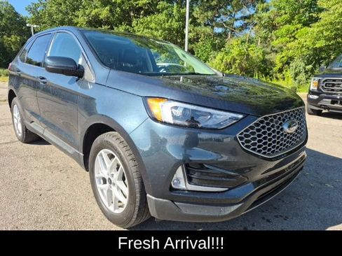 Used 2024 Ford Edge SEL w/ Convenience Package AWD/4WD image 2