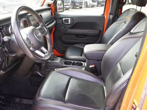 Used 2023 Jeep Gladiator Mojave w/ LED Lighting Group AWD/4WD image 18