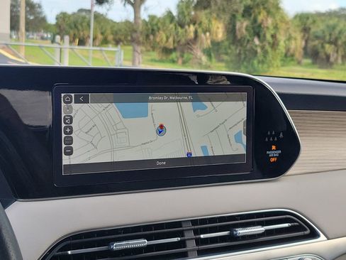 Used 2021 Hyundai Palisade Calligraphy image 25