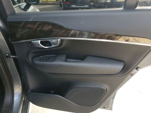 Used 2018 Volvo XC90 T6 Momentum w/ Convenience Package image 31