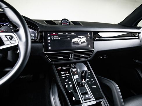 Certified 2023 Porsche Cayenne AWD/4WD image 19