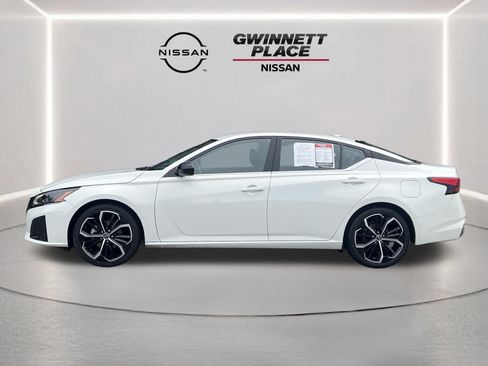 Used 2024 Nissan Altima 2.5 SR FWD image 21