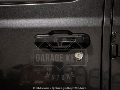 Used 2018 Jeep Wrangler Unlimited Sahara AWD/4WD image 42