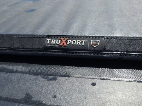 Used 2022 Chevrolet Silverado 1500 LTZ w/ Technology Package AWD/4WD image 21