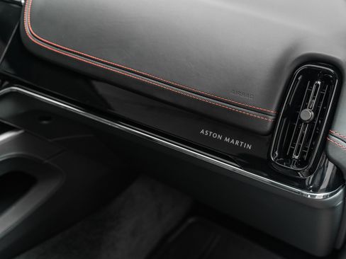 Used 2025 Aston Martin DBX 707 image 30