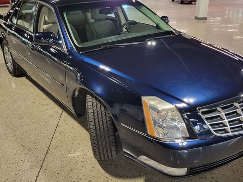 Used 2008 Cadillac DTS FWD image 4