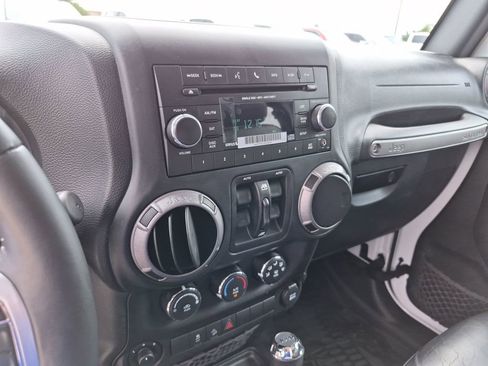 Used 2016 Jeep Wrangler Unlimited Sport AWD/4WD image 23