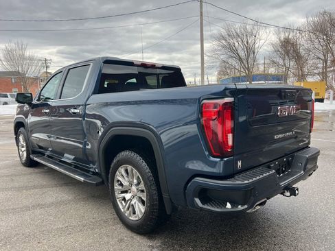 Used 2022 GMC Sierra 1500 Denali w/ Technology Package AWD/4WD image 3
