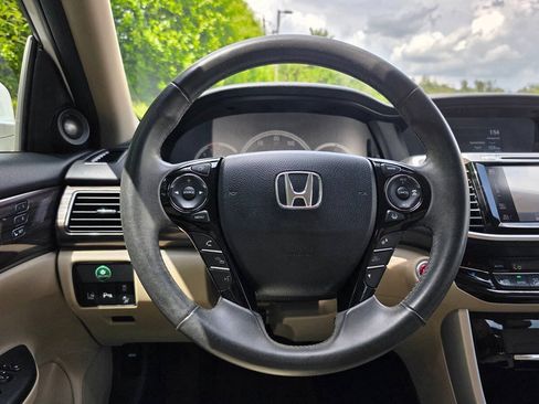 Used 2017 Honda Accord Touring image 20