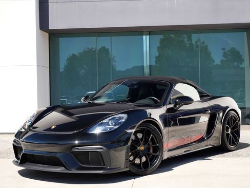 Used 2021 Porsche 718 Boxster Spyder RWD image 3