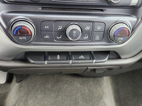 Used 2018 Chevrolet Silverado 1500 LT w/ Texas Edition image 22