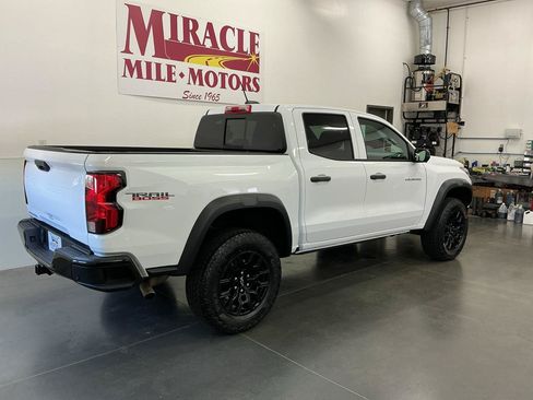 Used 2023 Chevrolet Colorado Trail Boss w/ Technology Package AWD/4WD image 7