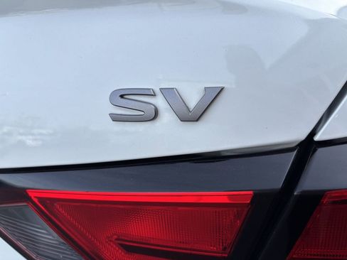 Used 2024 Nissan Altima 2.5 SV w/ SV Premium Package image 11