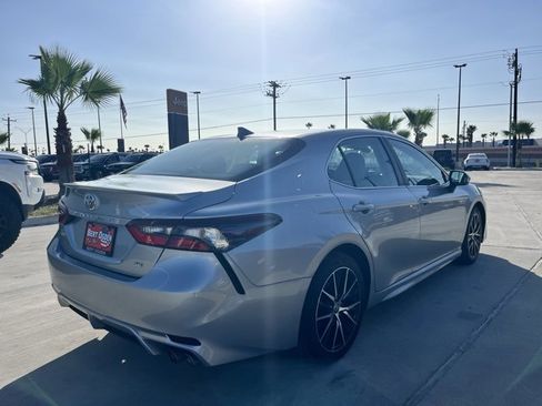 Used 2023 Toyota Camry SE image 6