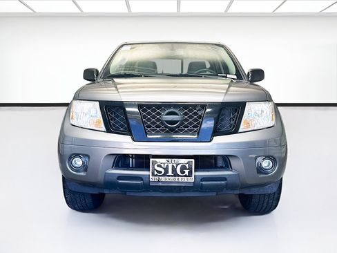 Used 2020 Nissan Frontier SV w/ Midnight Edition Floor Mats RWD image 2