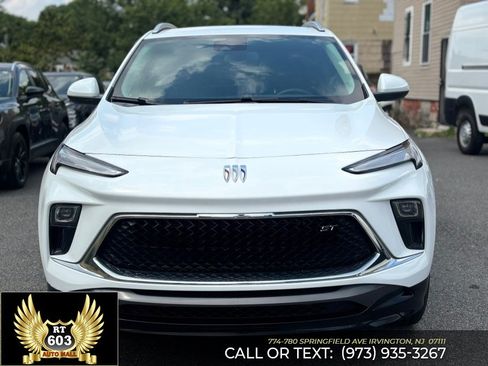 Used 2024 Buick Encore GX Sport Touring FWD image 2