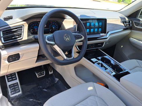 New 2026 Volkswagen Atlas SEL Premium R-Line AWD/4WD image 17