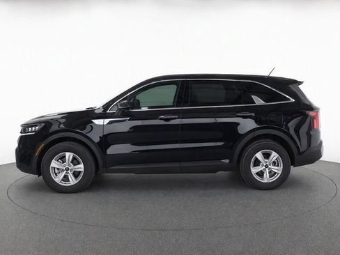 Used 2023 Kia Sorento LX AWD/4WD image 7