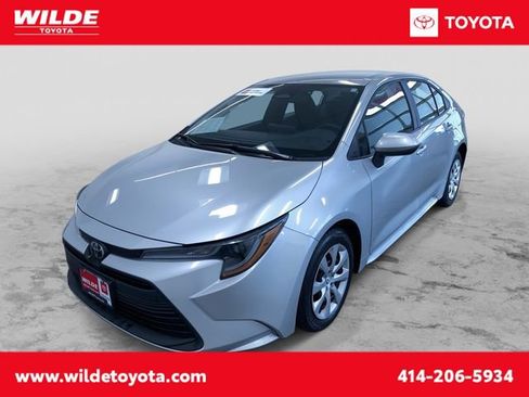 Certified 2025 Toyota Corolla LE image 1