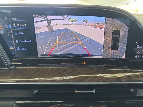Used 2024 Cadillac Escalade Premium Luxury Platinum AWD/4WD image 15