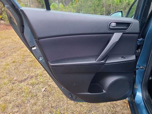 Used 2010 MAZDA MAZDA3 i Sport image 28