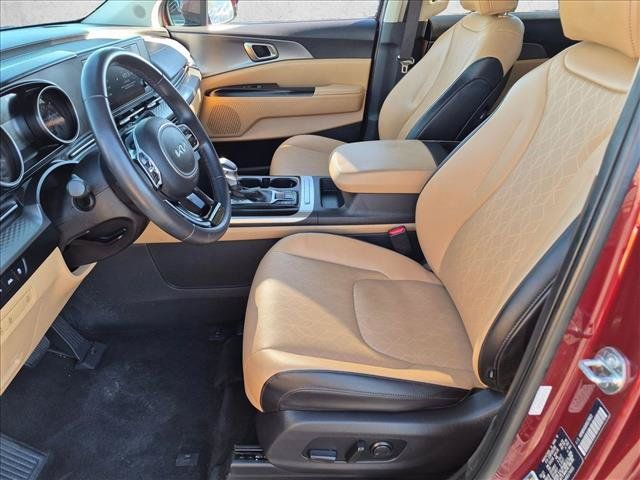 Used 2024 Kia Carnival LX FWD image 21