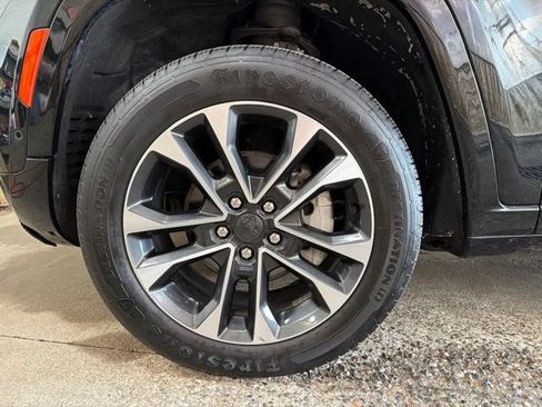 Used 2023 Jeep Grand Cherokee Overland AWD/4WD image 9