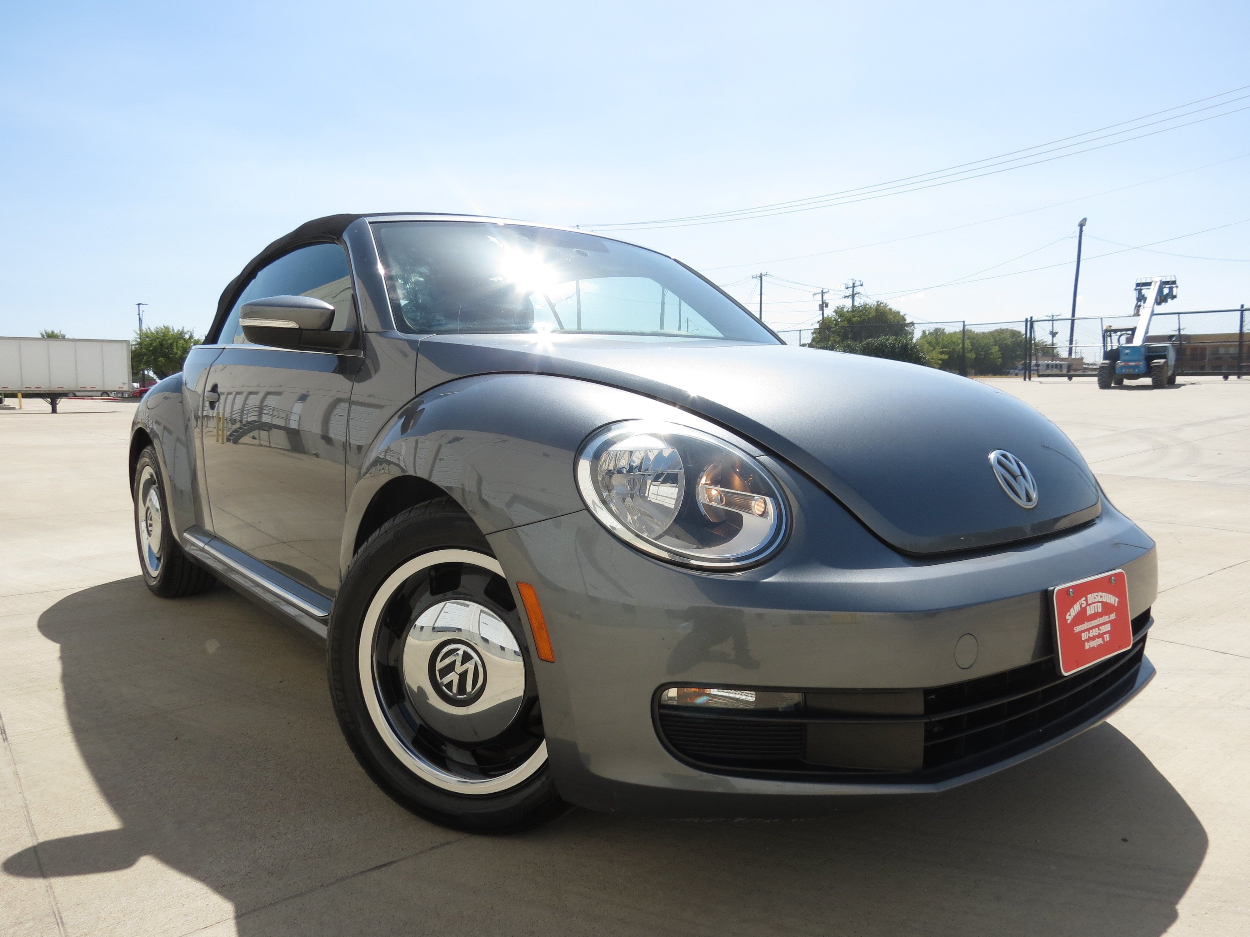 Used 2014 Volkswagen Beetle 1.8T FWD image 2