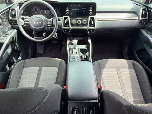 Used 2022 Kia Sorento LX FWD image 35