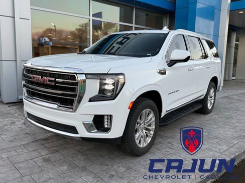 Used 2024 GMC Yukon SLT image 1