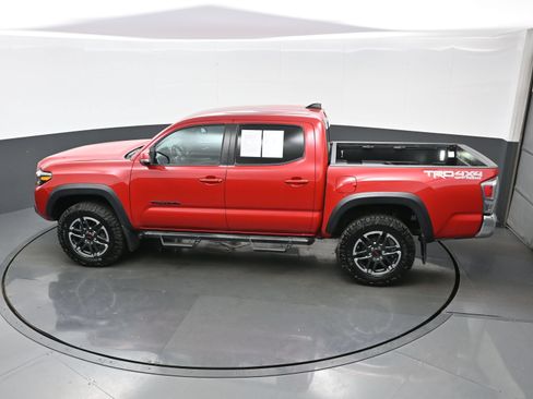 Used 2023 Toyota Tacoma TRD Off-Road w/ Black Out Package (TMS) AWD/4WD image 37