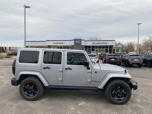 Used 2015 Jeep Wrangler Unlimited Sahara image 1