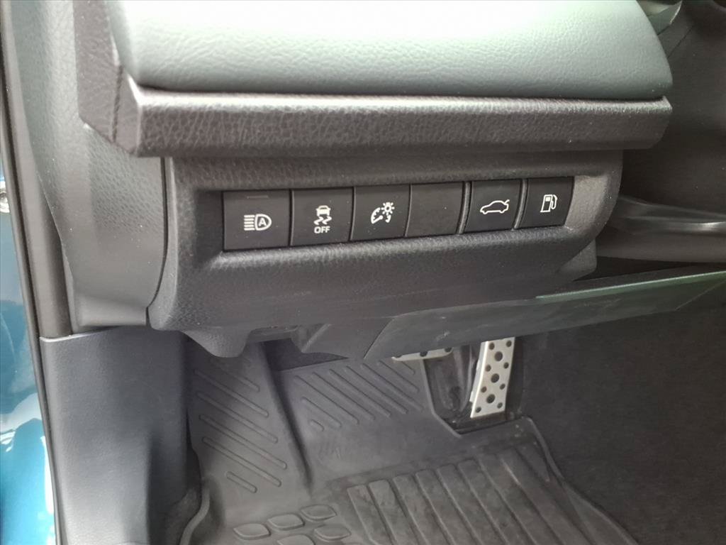 Used 2025 Toyota Camry XSE FWD image 28
