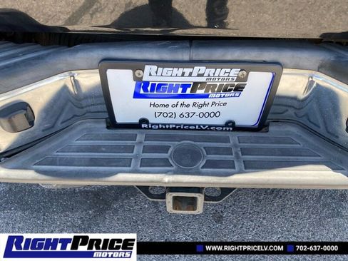 Used 2008 Nissan Titan LE w/ Tow Pkg image 16