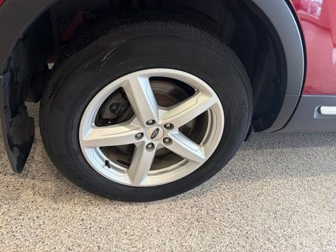 Used 2017 Ford Explorer XLT AWD/4WD image 6